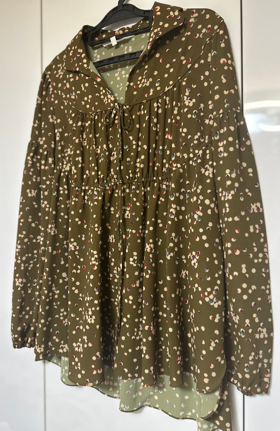 오즈세컨카키 도트  블라우스 상품이미지3