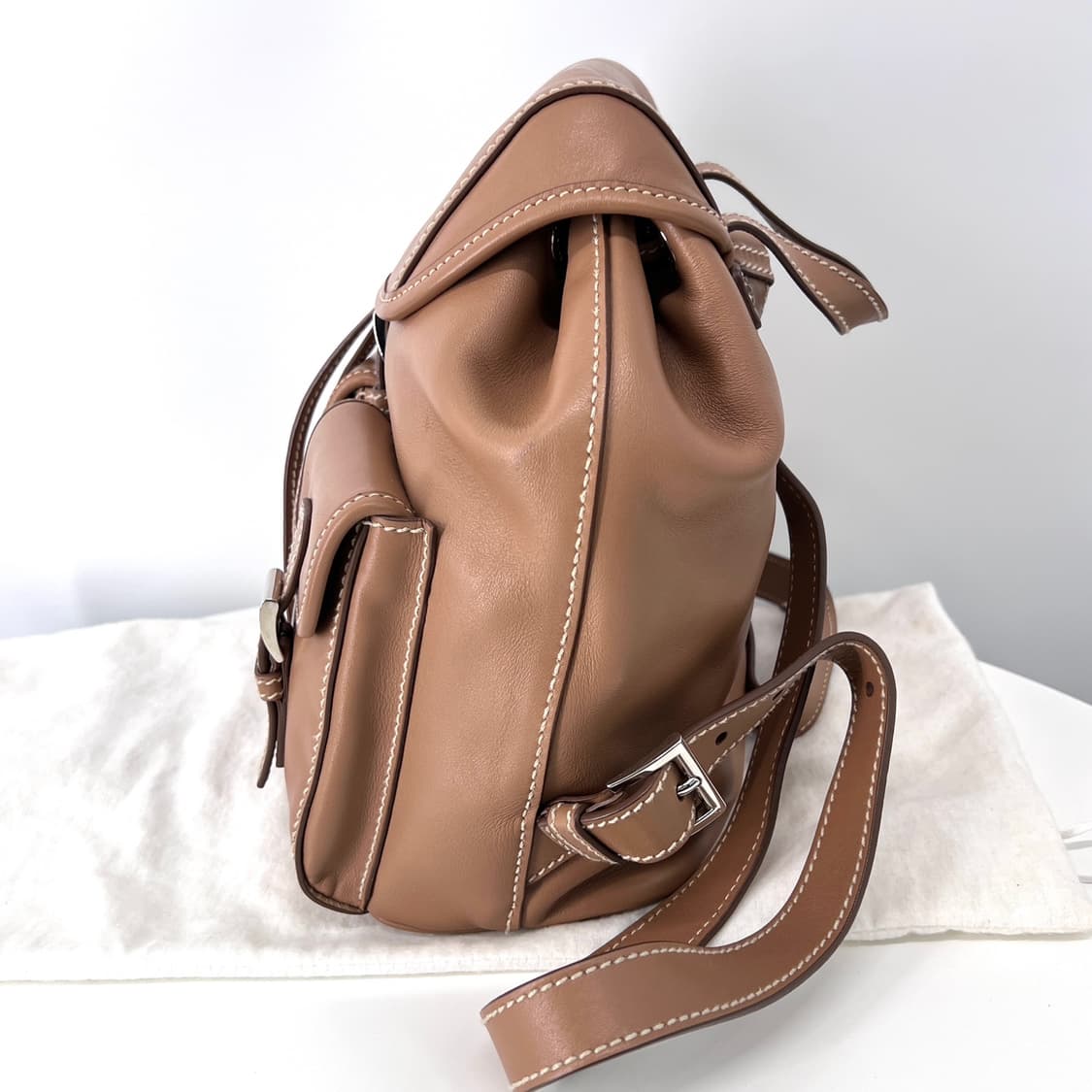 프라다 삼각로고 레더 시티 백팩 (B6677B) 상품이미지8