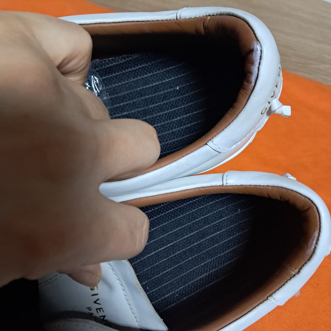 정품 지방시 어반 스트리트 밴딩 스니커즈 40(약 255~260) 상품이미지7