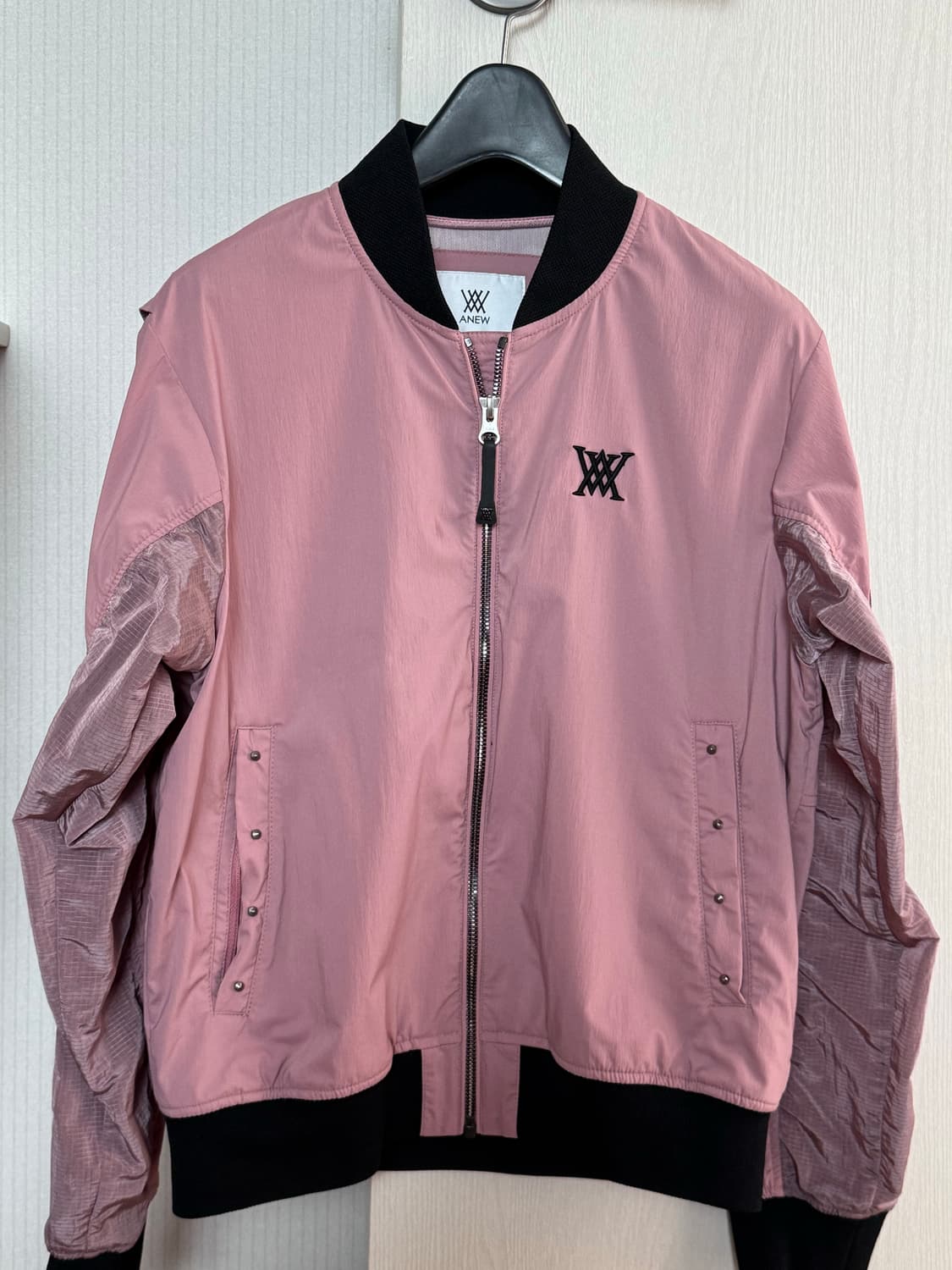 어뉴 xs 상품이미지1