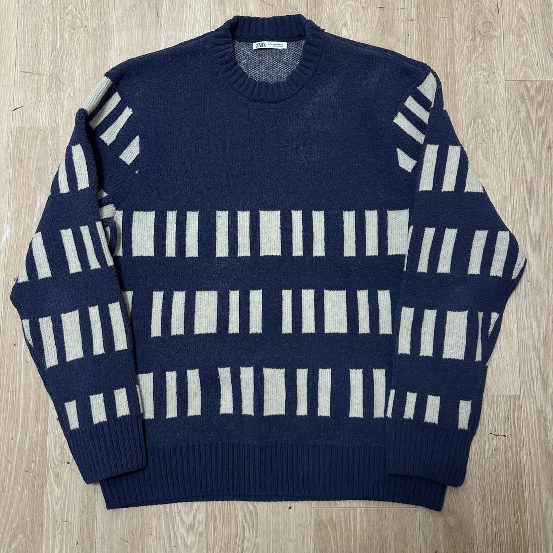 자라 남성 패턴 라운드 니트 M/95  상품이미지1