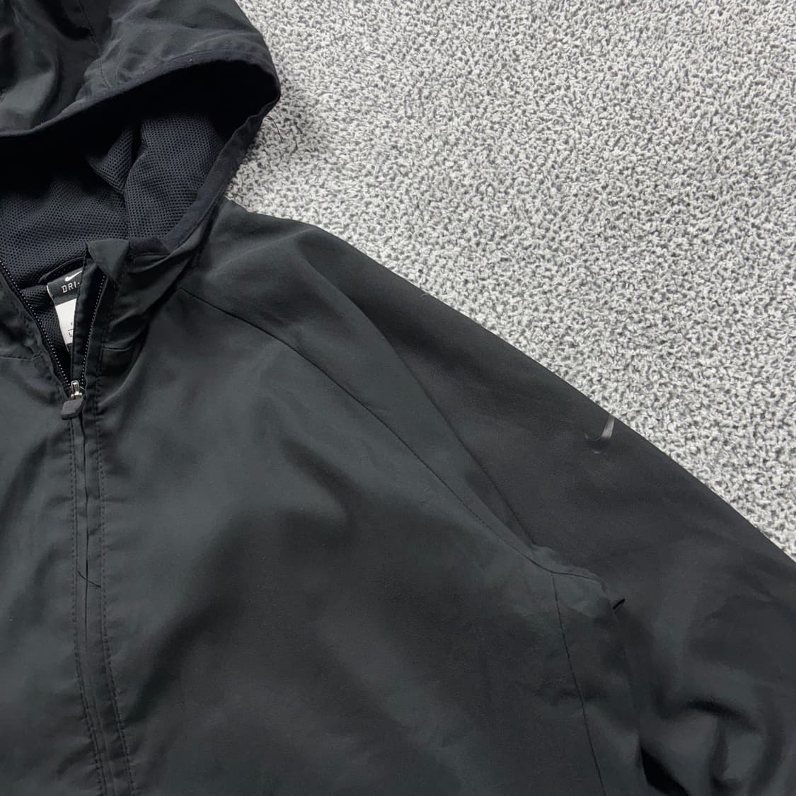 나이키 숄더 스우시 드라이핏 러닝 바람막이 상품이미지2