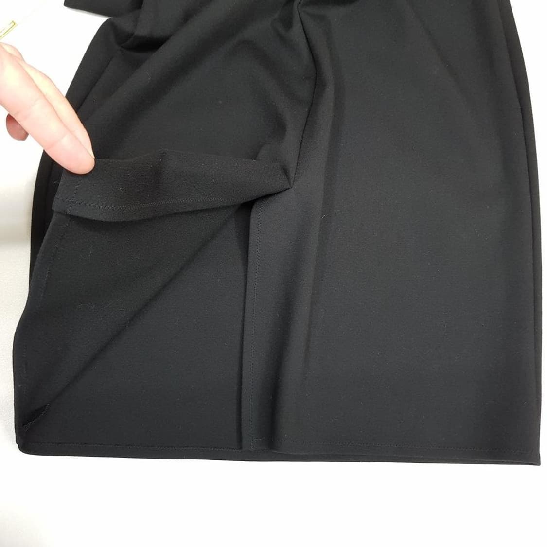 한섬 타임 22FW 넥 스팽글 원피스 M사이즈 상품이미지5