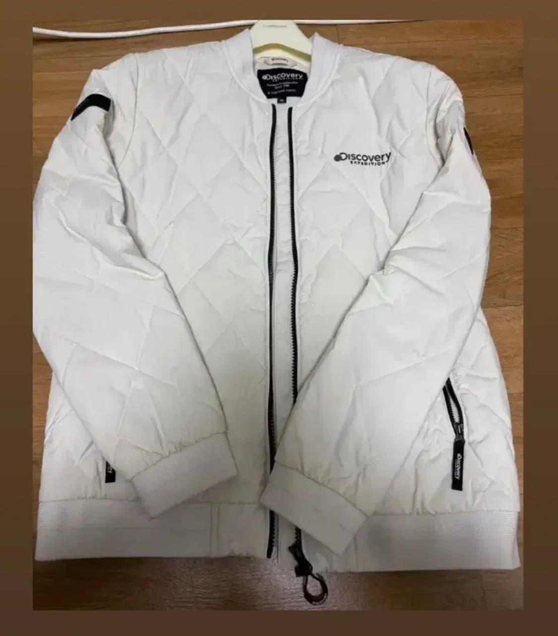 디스커버리 퀼팅 봄버 아이보리  상품이미지1