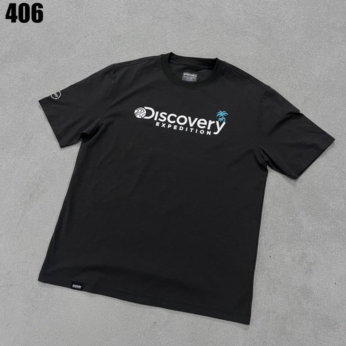 디스커버리 블랙 반팔티 상품이미지1
