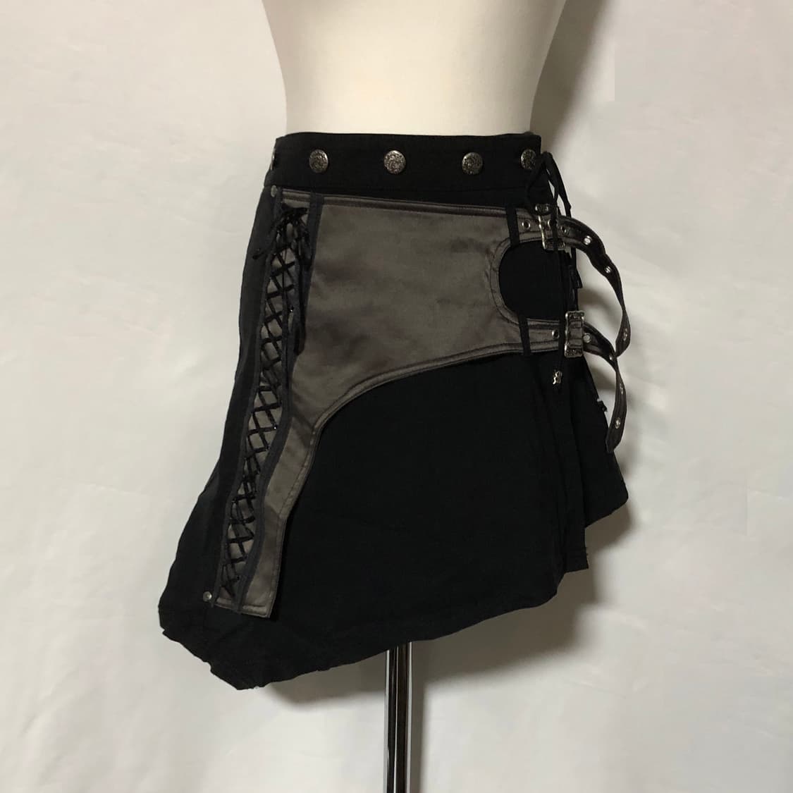 오즈온 버클 스커트 블랙 상품이미지4