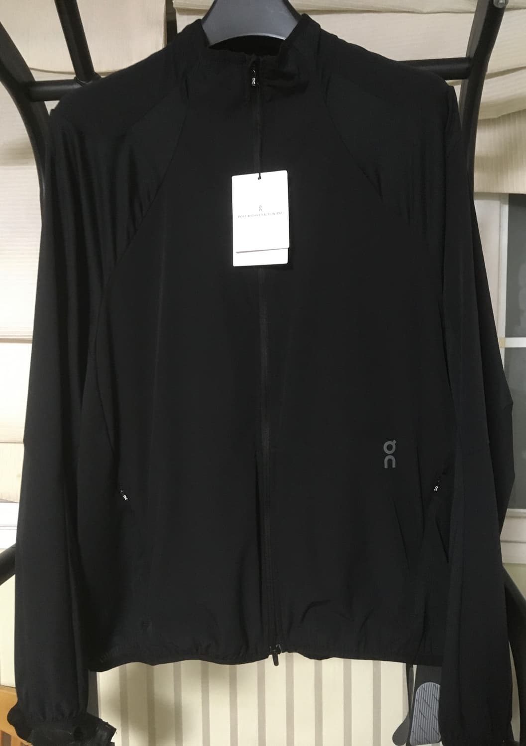 온러닝 파프 브레이커 바람막이 판매합니다 상품이미지3