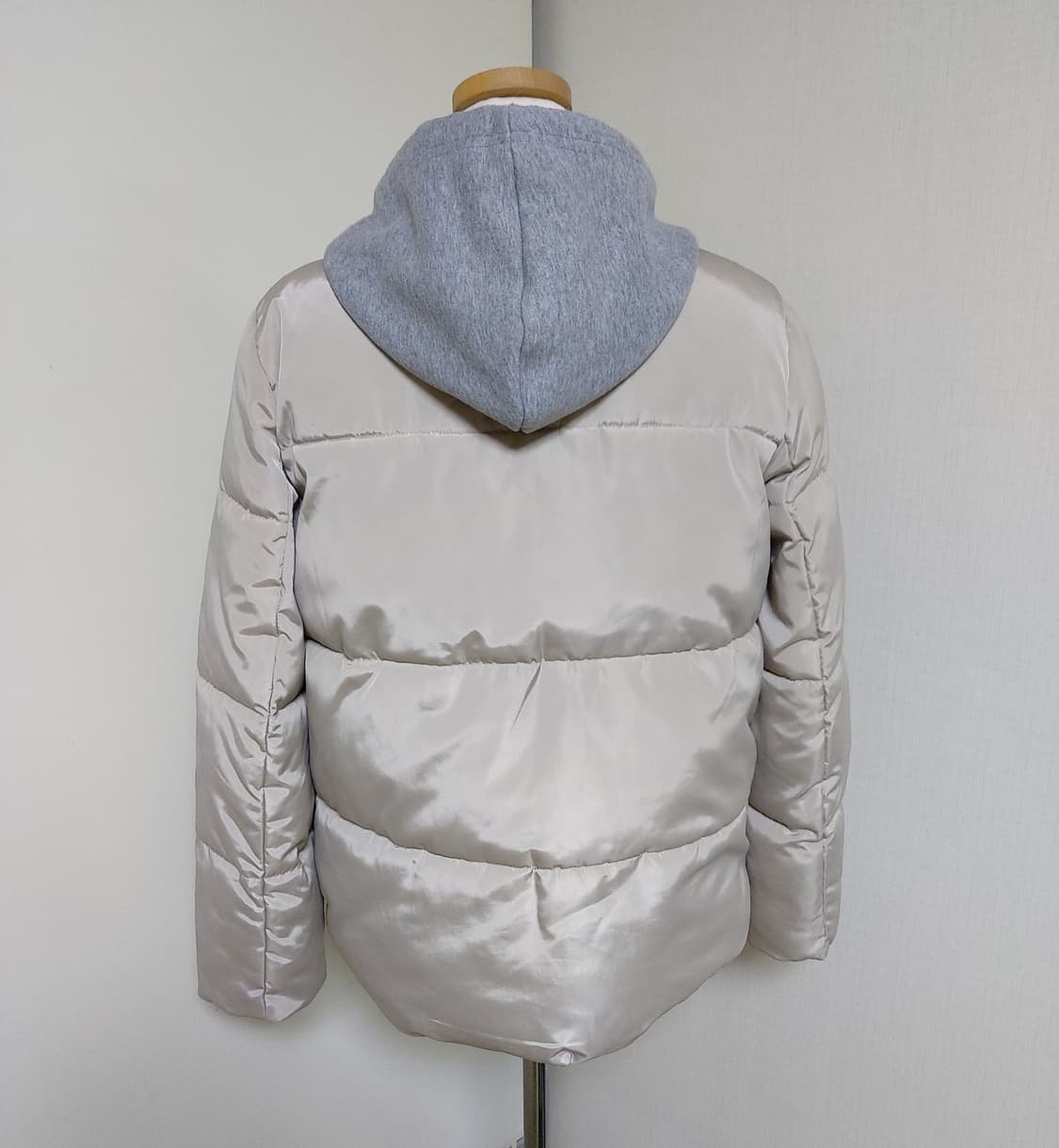 RELIGION 런던 여성 숏 패딩 보머넥 점퍼 (90)

 상품이미지3