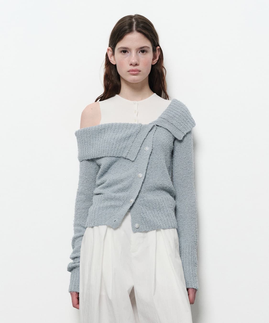 다이애그널 diagonal 오프숄더 가디건 블루 (설쁘 착용) 상품이미지2