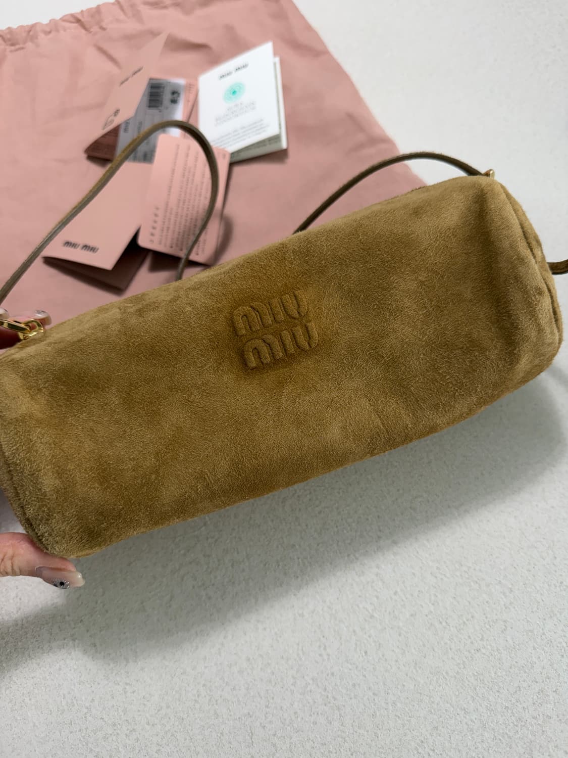 미우미우 스웨이드 가죽 파우치 미니백 상품이미지3