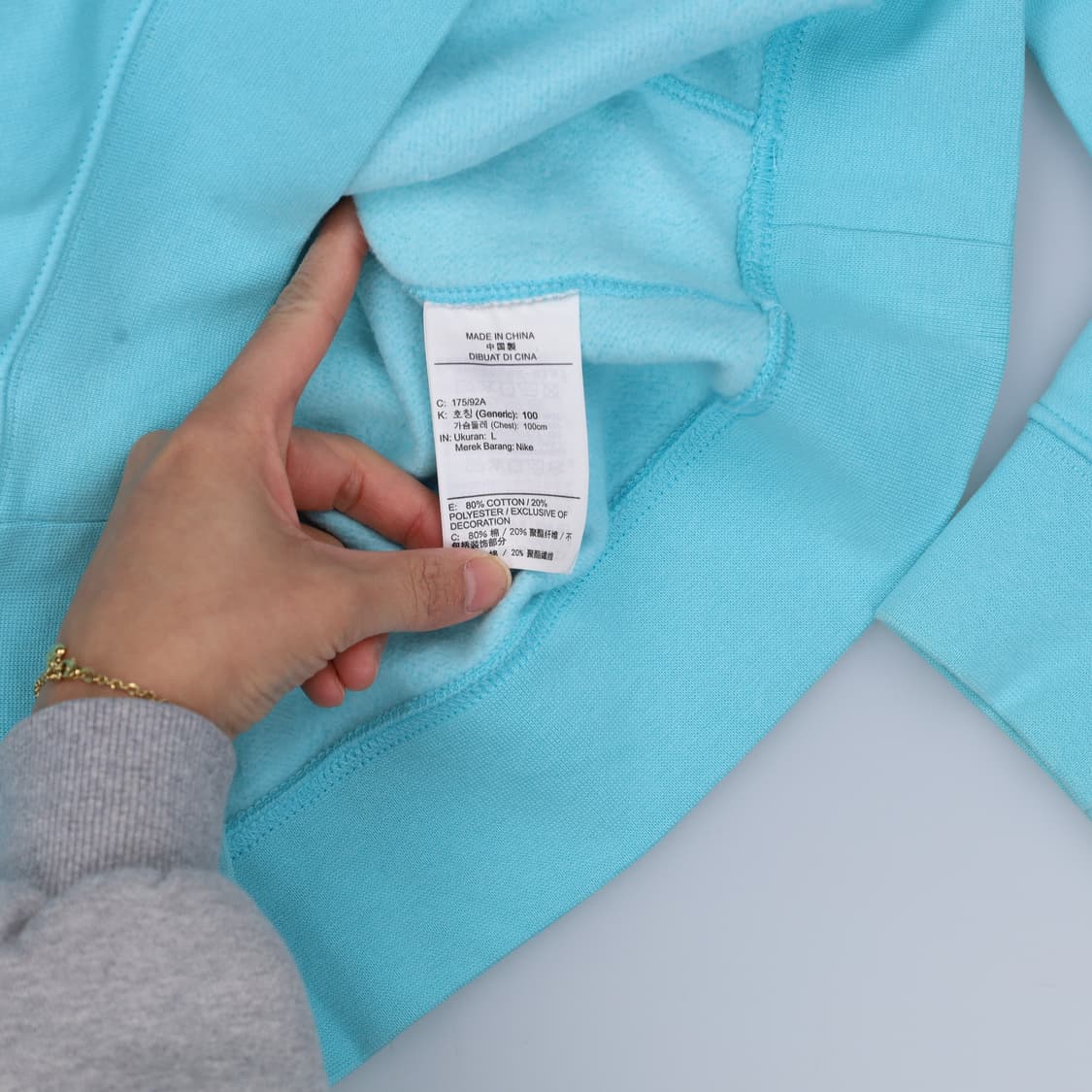 L 나이키 스몰로고 기모 맨투맨 0330H1 상품이미지4