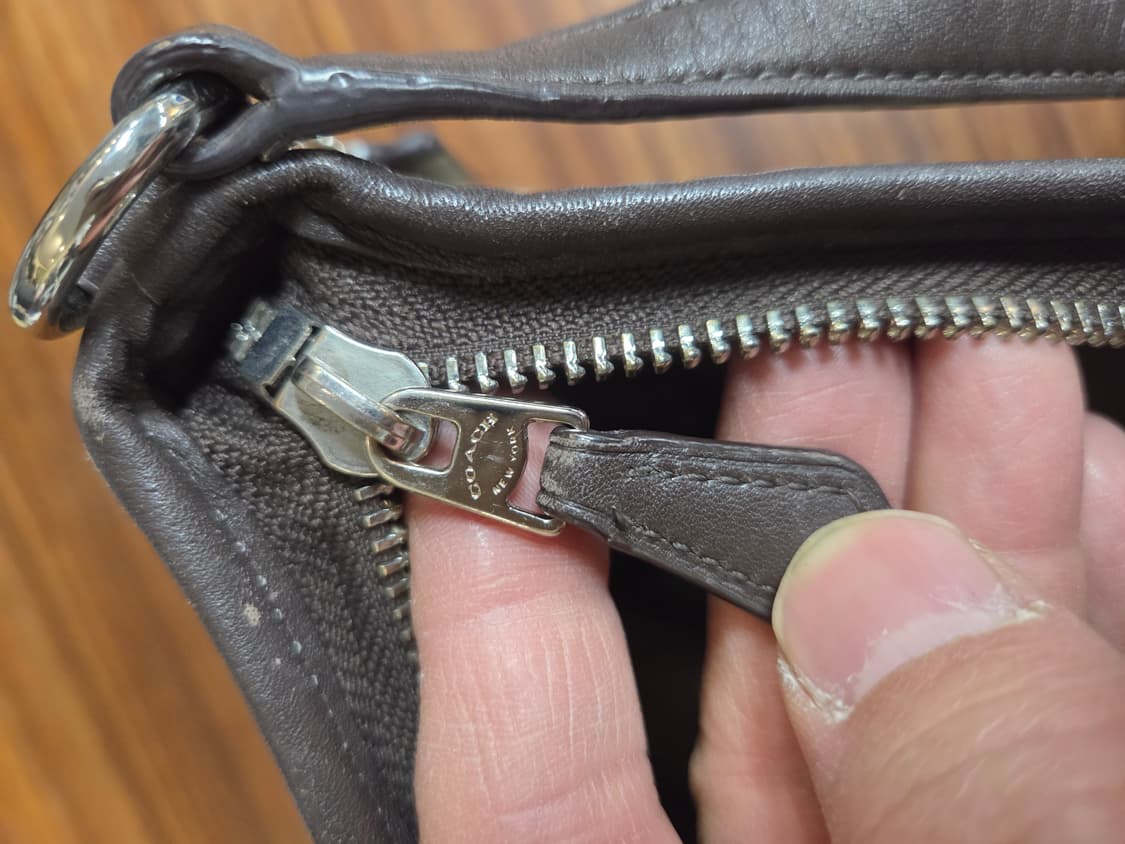 코치 은장 크로스백  상품이미지5