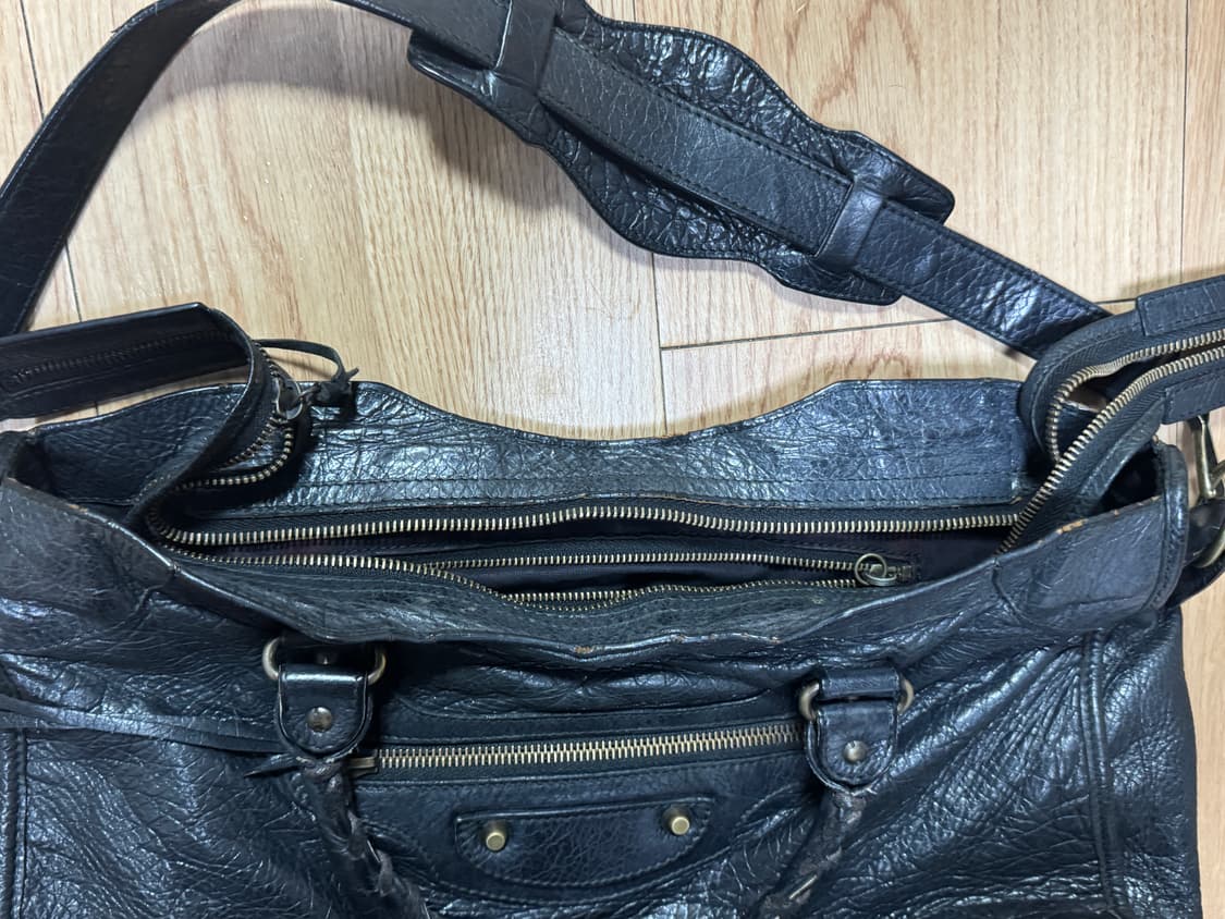 [OS] 발렌시아가 빈티지 모터백 블랙 상품이미지3