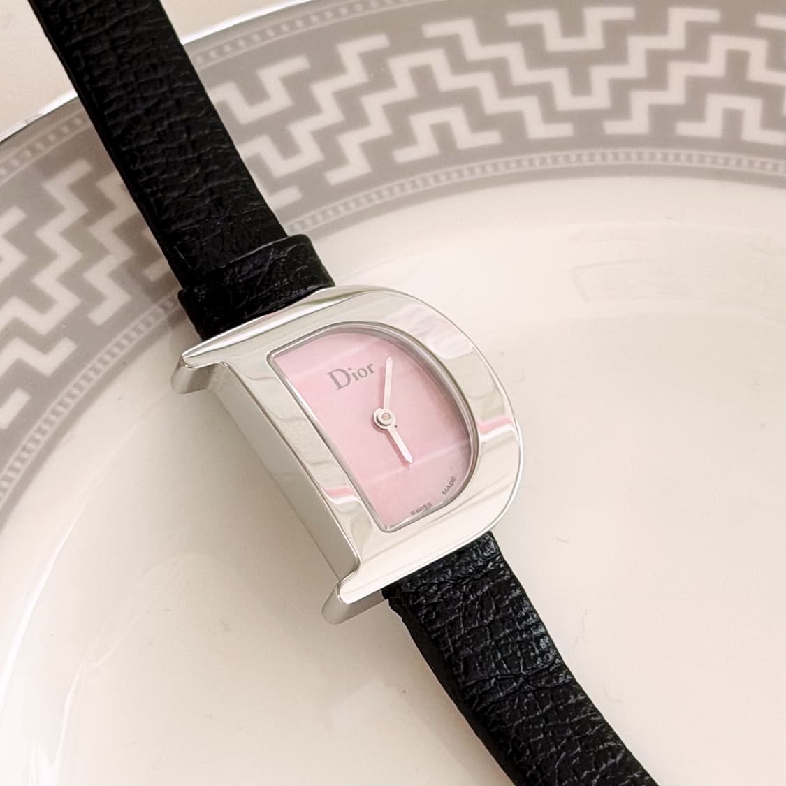 디올 D 케이스 시계 상품이미지5