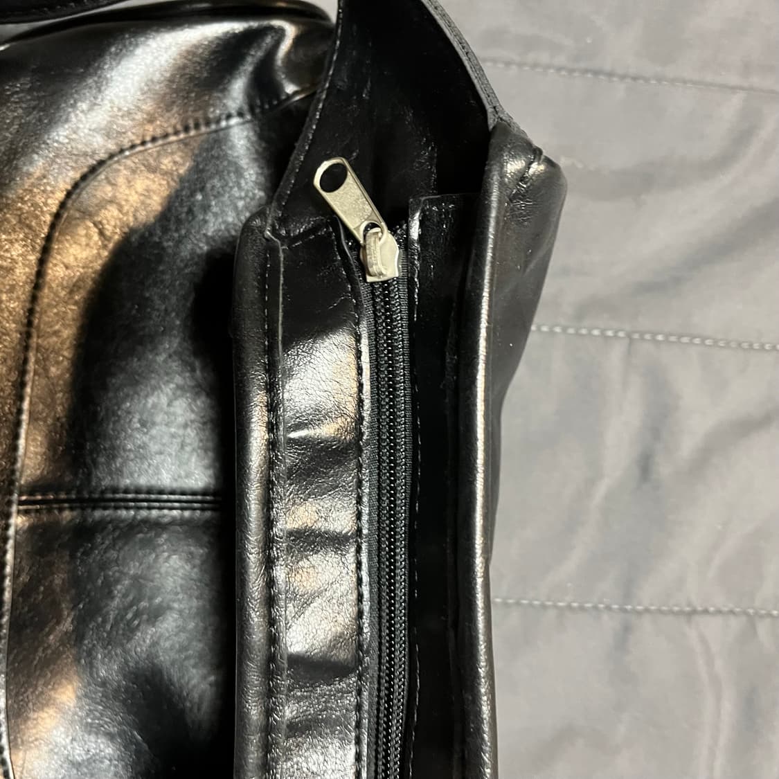 밀로 아카이브 쉘 레더 데이 백 상품이미지7