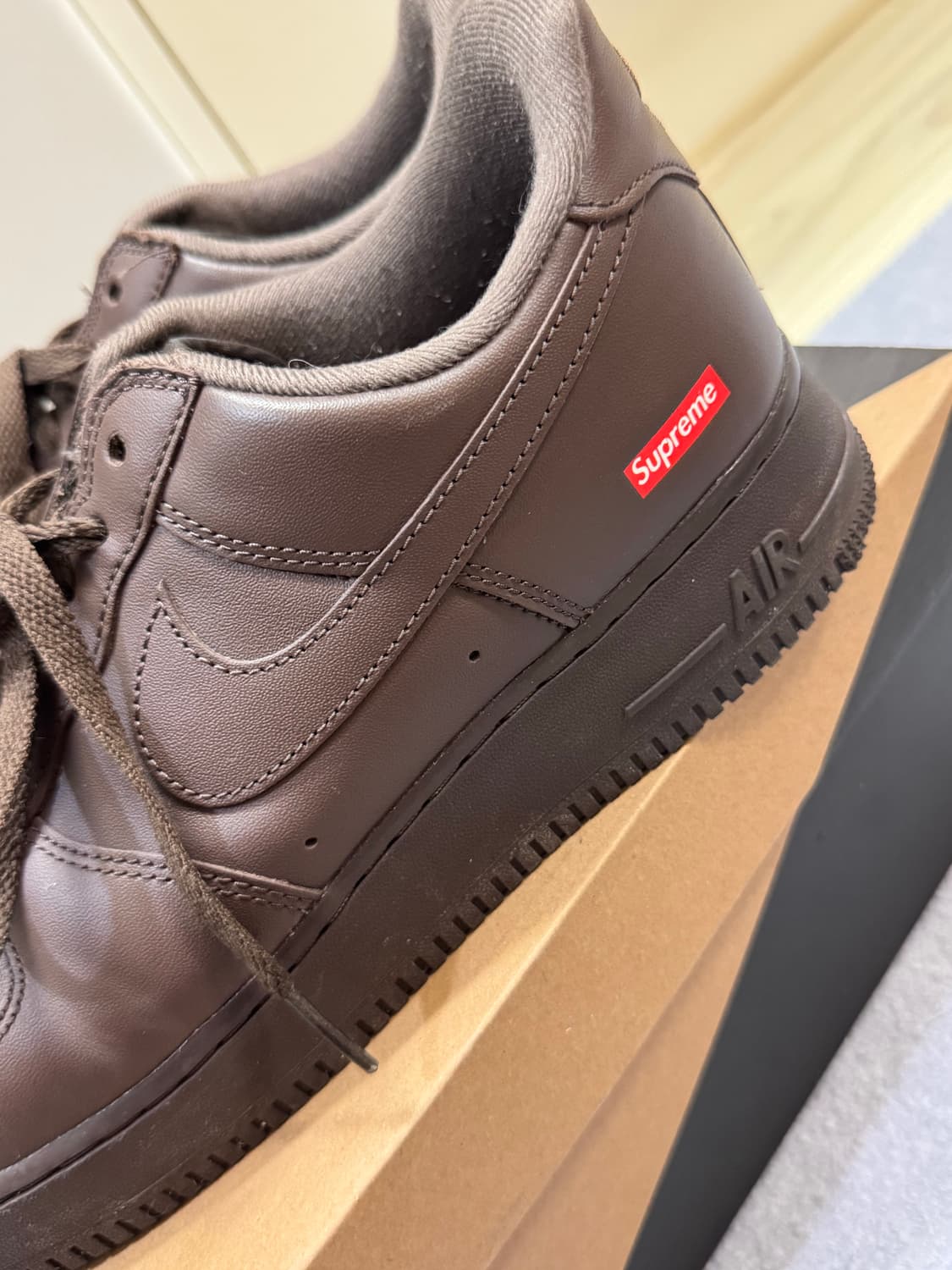 나이키 x 슈프림 에어포스 1 로우 바로크 브라운 상품이미지1