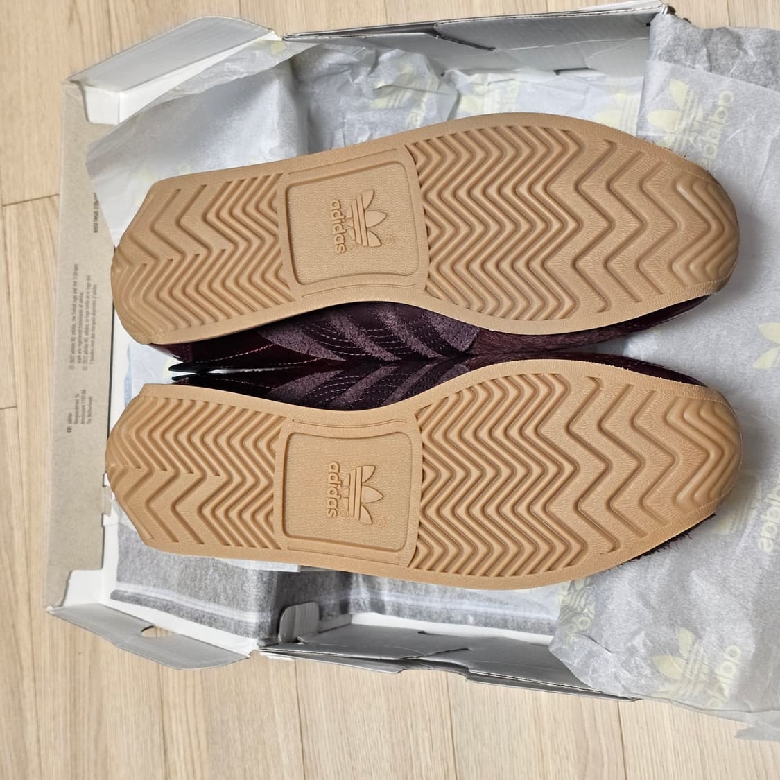 280 새제품) 아디다스 x 송 포 더 뮤트 컨트리 OG 마룬 코어 블랙 상품이미지4