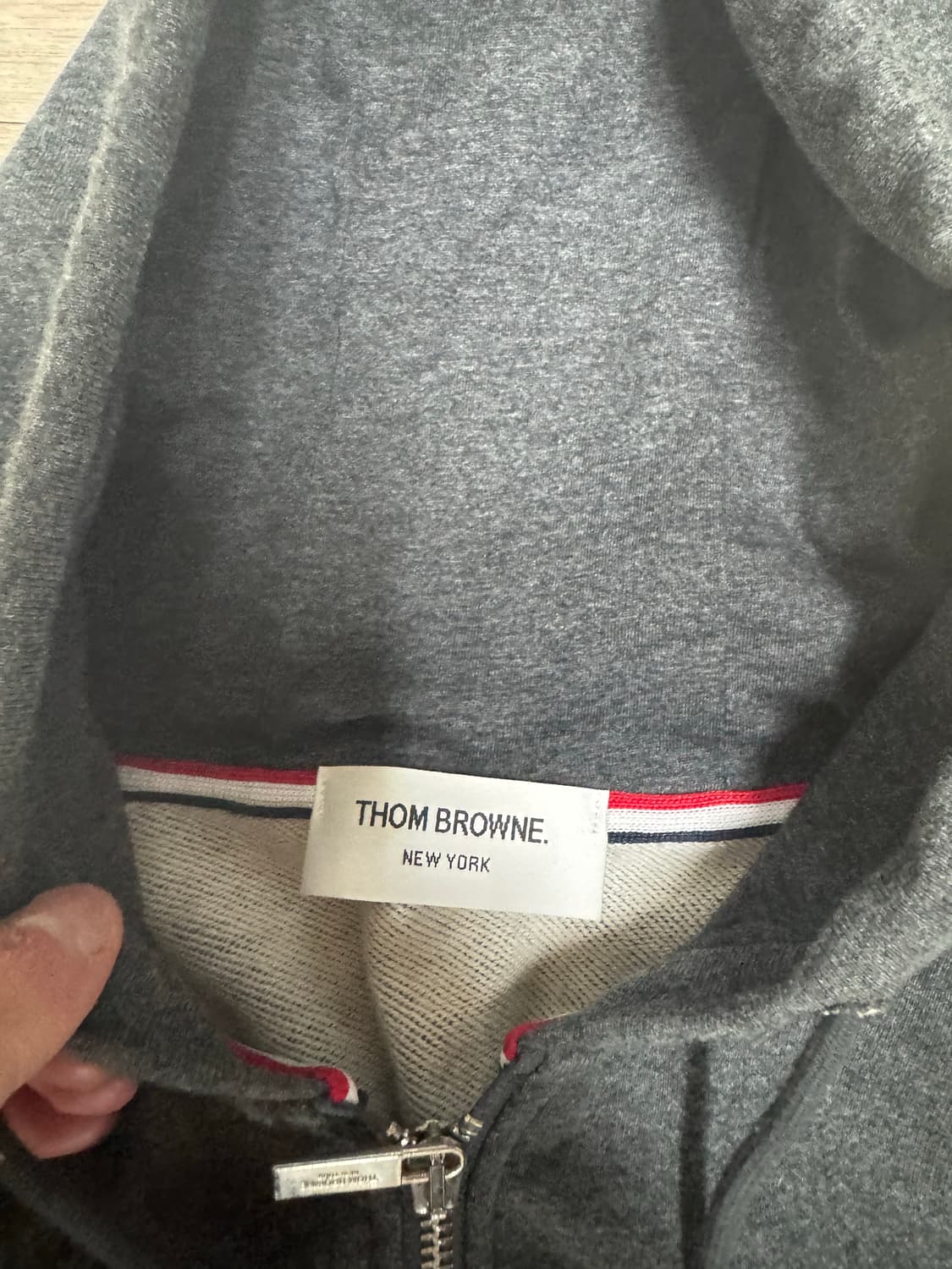 톰브라운 다크그레이 후드집업 상품이미지3