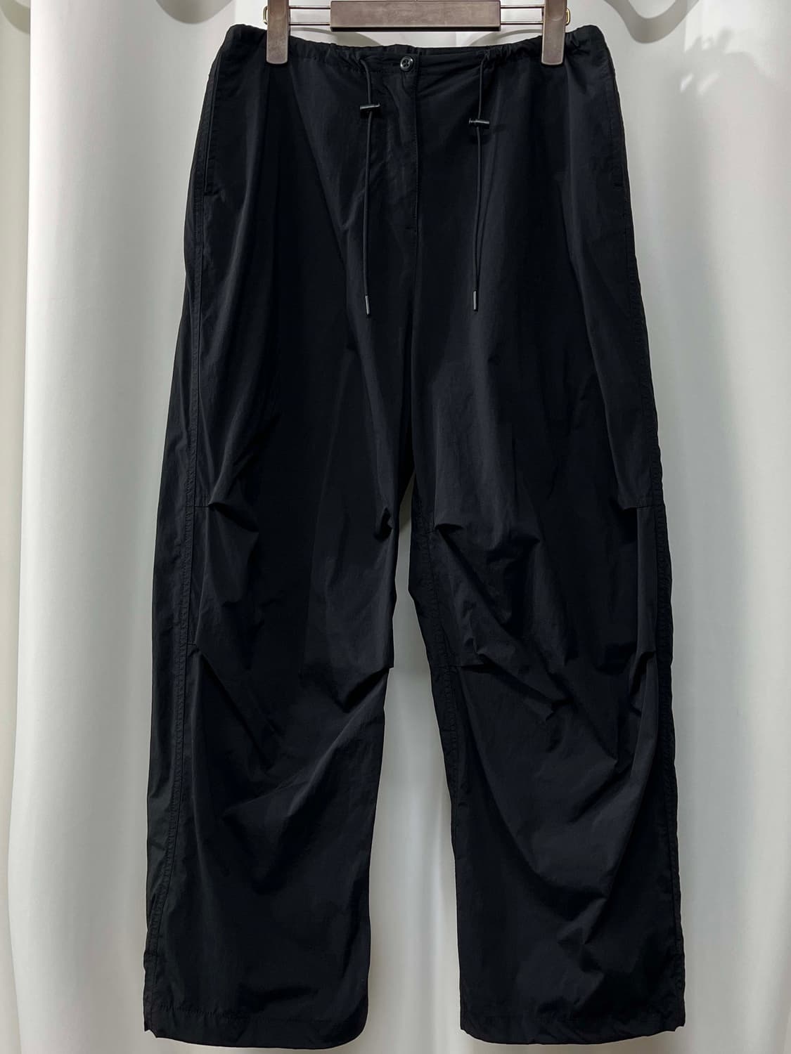 무신사 스탠다드 파라프루퍼 나일론 팬츠 상품이미지1