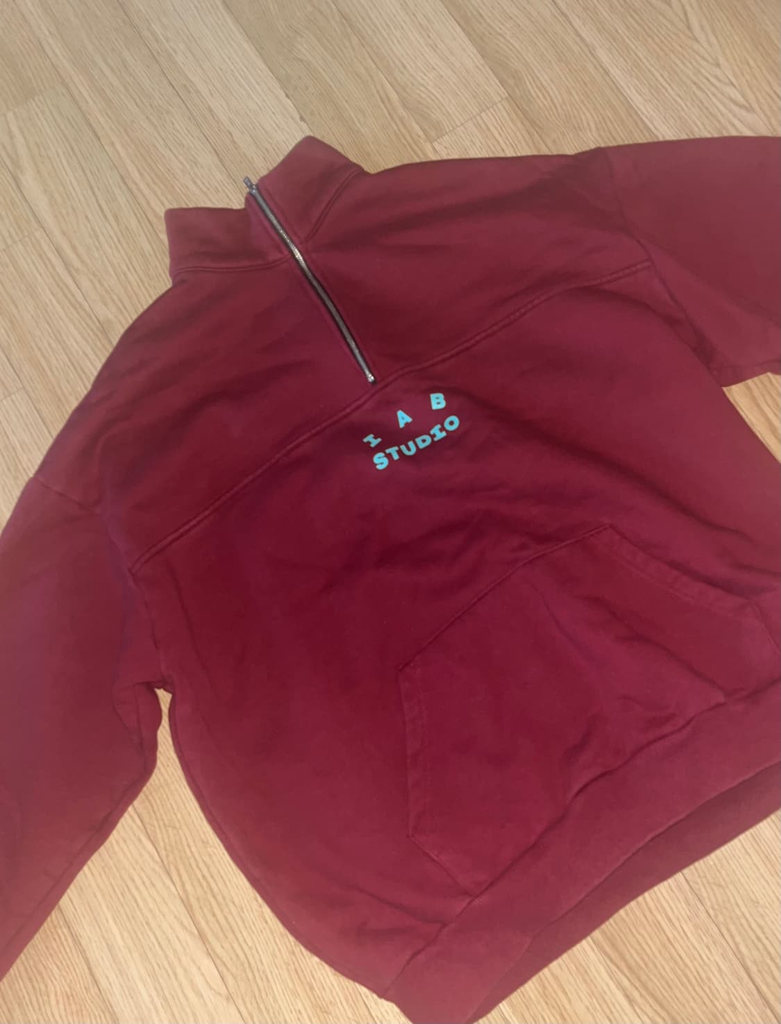 아이앱 하프집업 마룬 상품이미지1