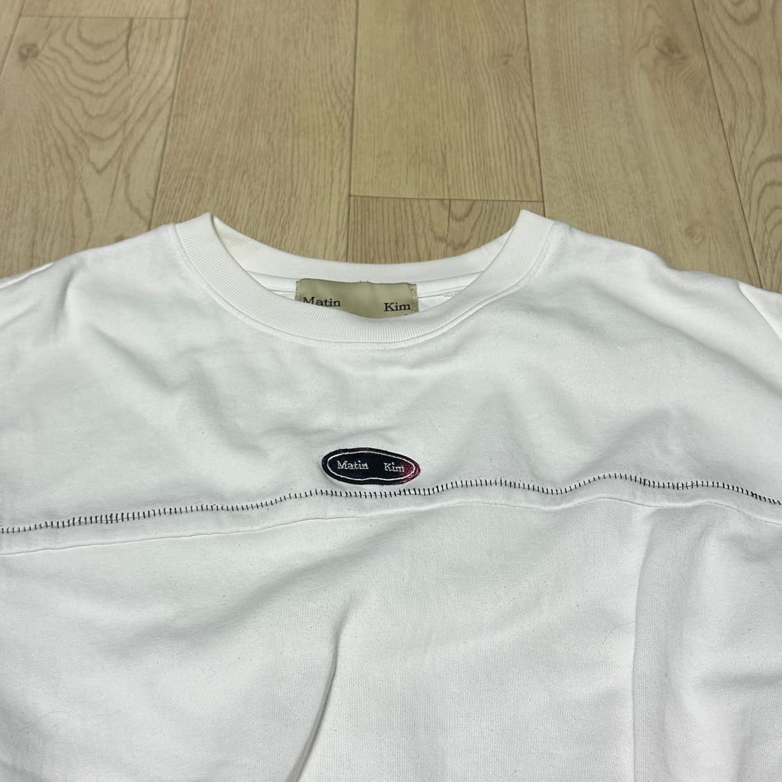 마뗑킴 센터로고 화이트 맨투맨 상품이미지3