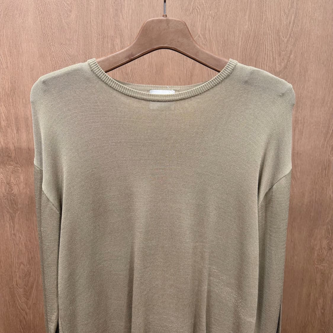 아르마니 꼴레지오니 라운드넥 니트 사이드 슬릿 디테일 레귤러핏 베이지 상품이미지4