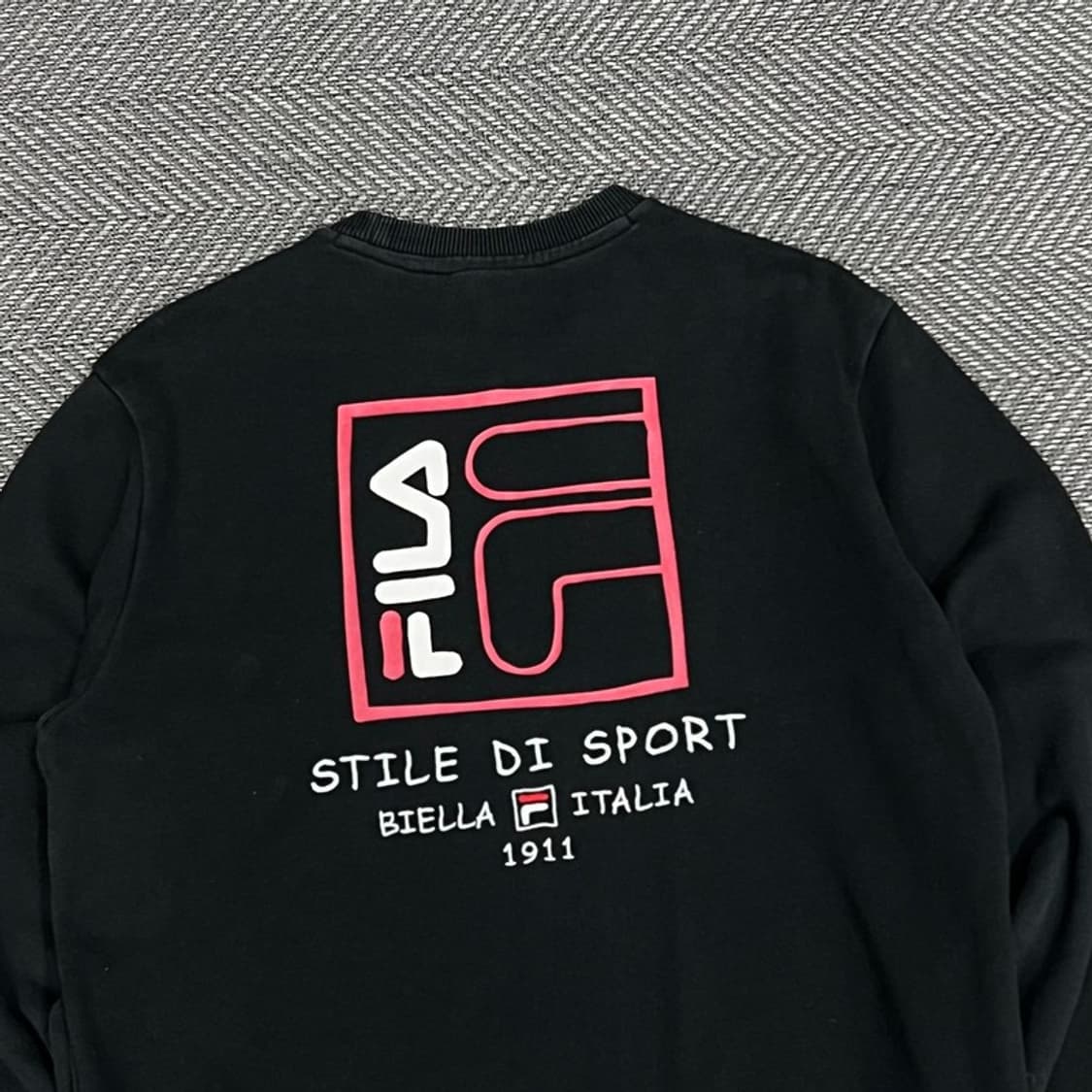 휠라 백프린팅 맨투맨 v1216 상품이미지4