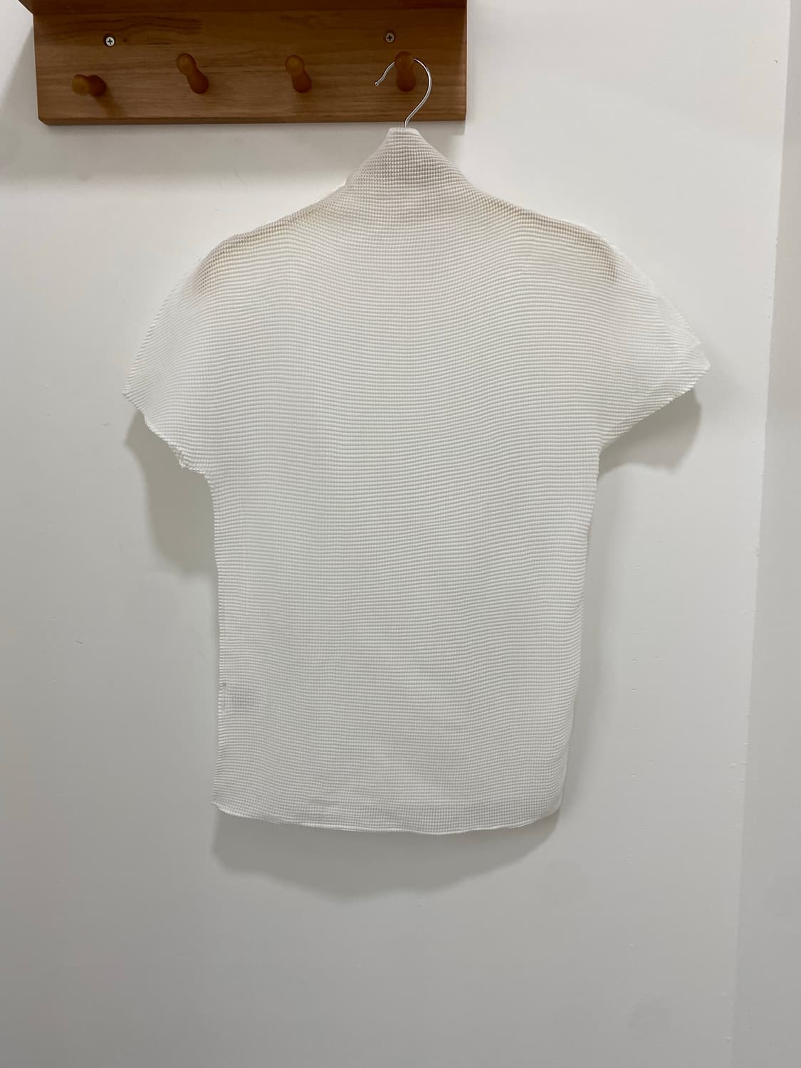 Issey Miyake me 화이트 플리츠T 상품이미지4