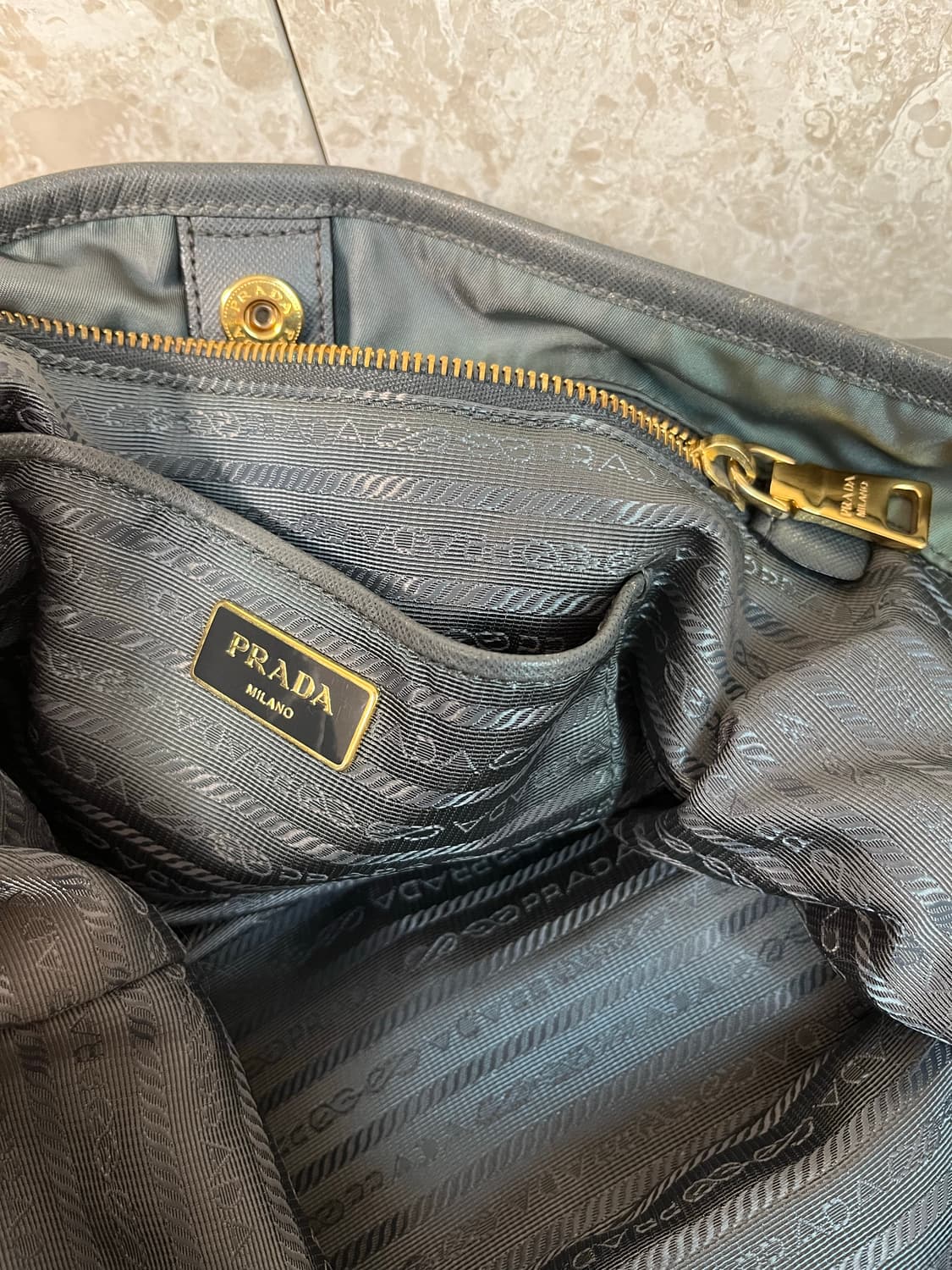 프라다 포코노 토트백 (그레이) 정품 보증서 있음 상품이미지8