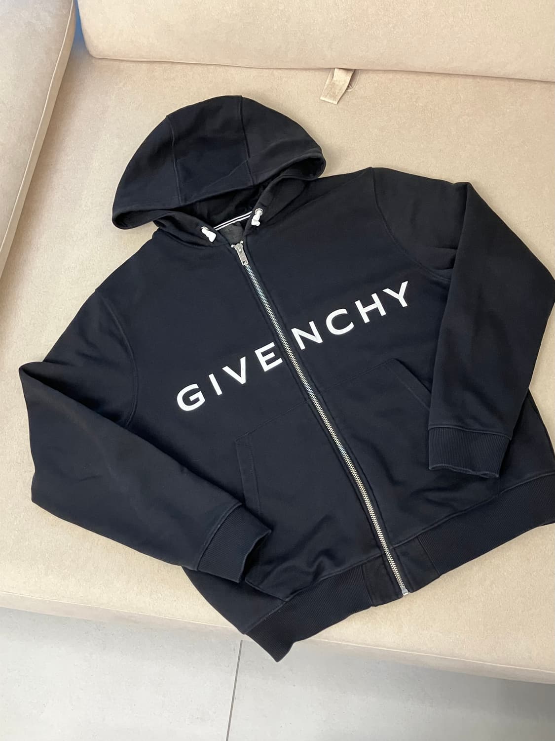 Givenchy hoodie zip up 상품이미지2