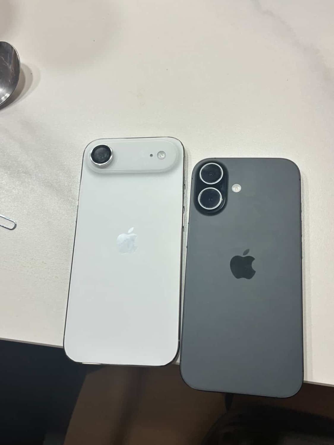 아이폰 에어 256 기가 화이트 팝니다  상품이미지1