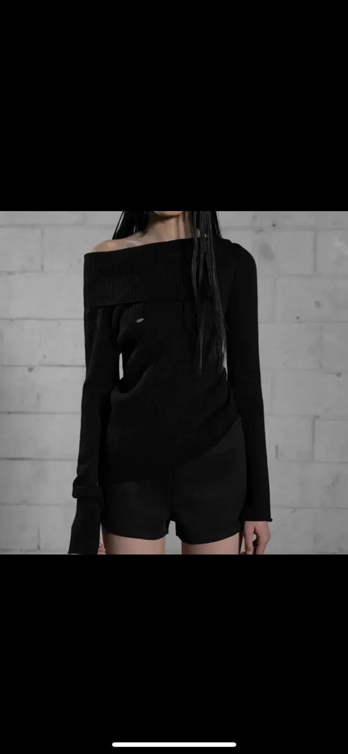 보헤미안서울 오픈 카라 언발란스 니트 블랙 상품이미지1