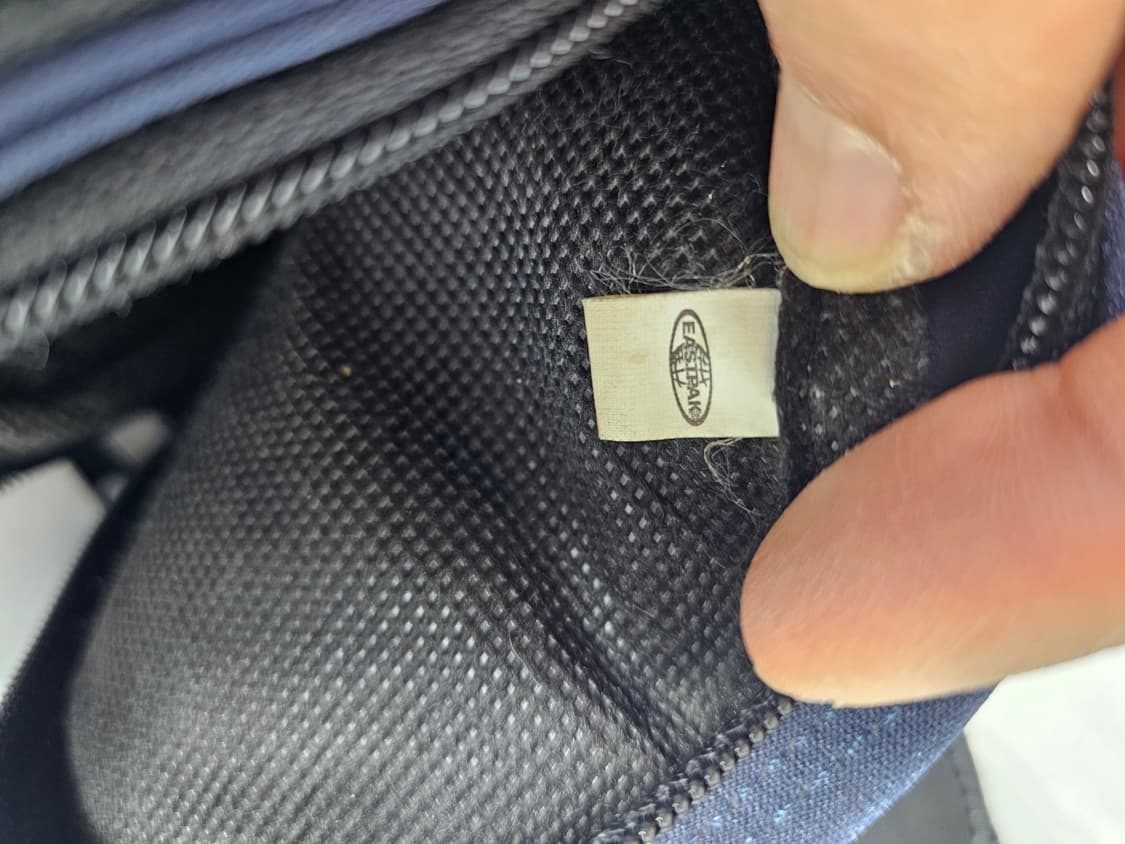 이스트팩미니크로스백 상품이미지3