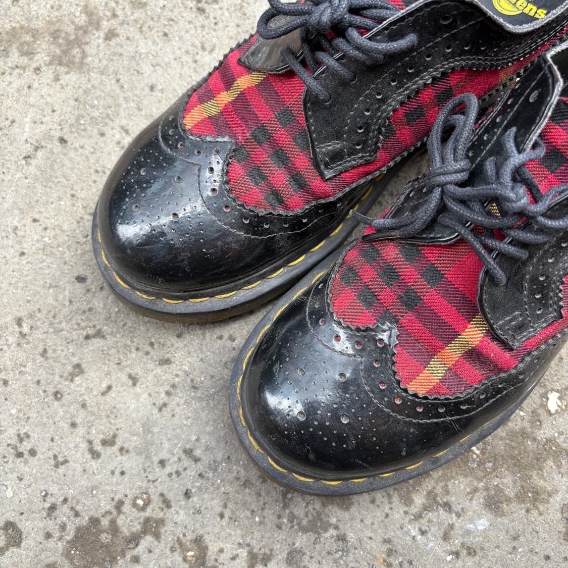 Dr. Martens 닥터마틴 윙팁 로퍼 (250) 상품이미지4