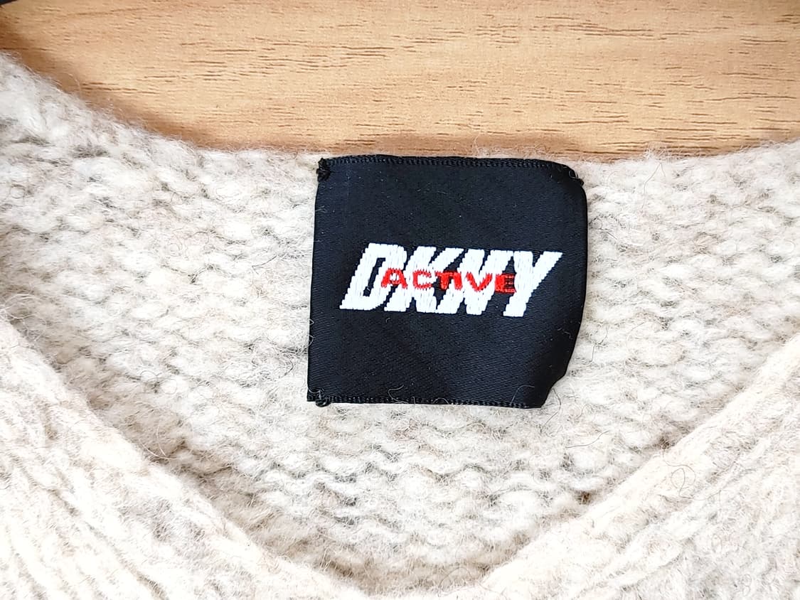 DKNY 디케이엔와이 라운드브이넥 스웨터 상품이미지4