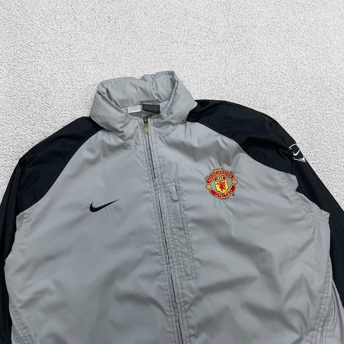 나이키 00s 맨체스터유나이티드 보다폰 바람막이 자켓 그레이 상품이미지2