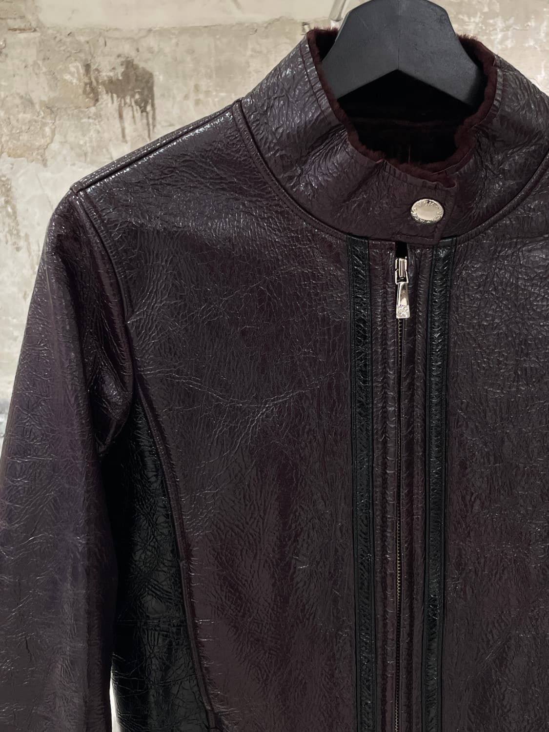 mcm 와인 글로시 쉽 레더 자켓 상품이미지2