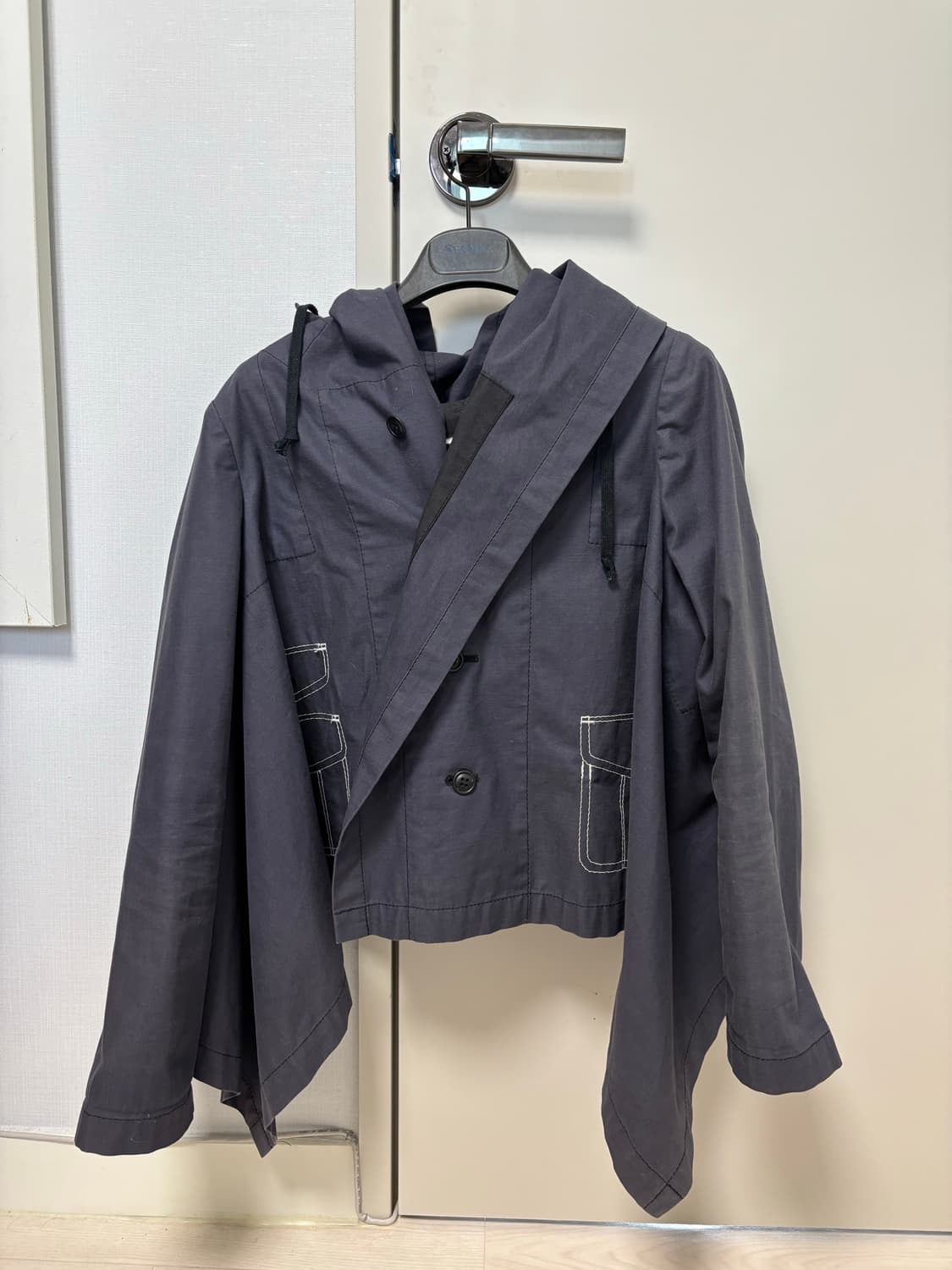 꼼데가르송 후드 플리츠 자켓 상품이미지1