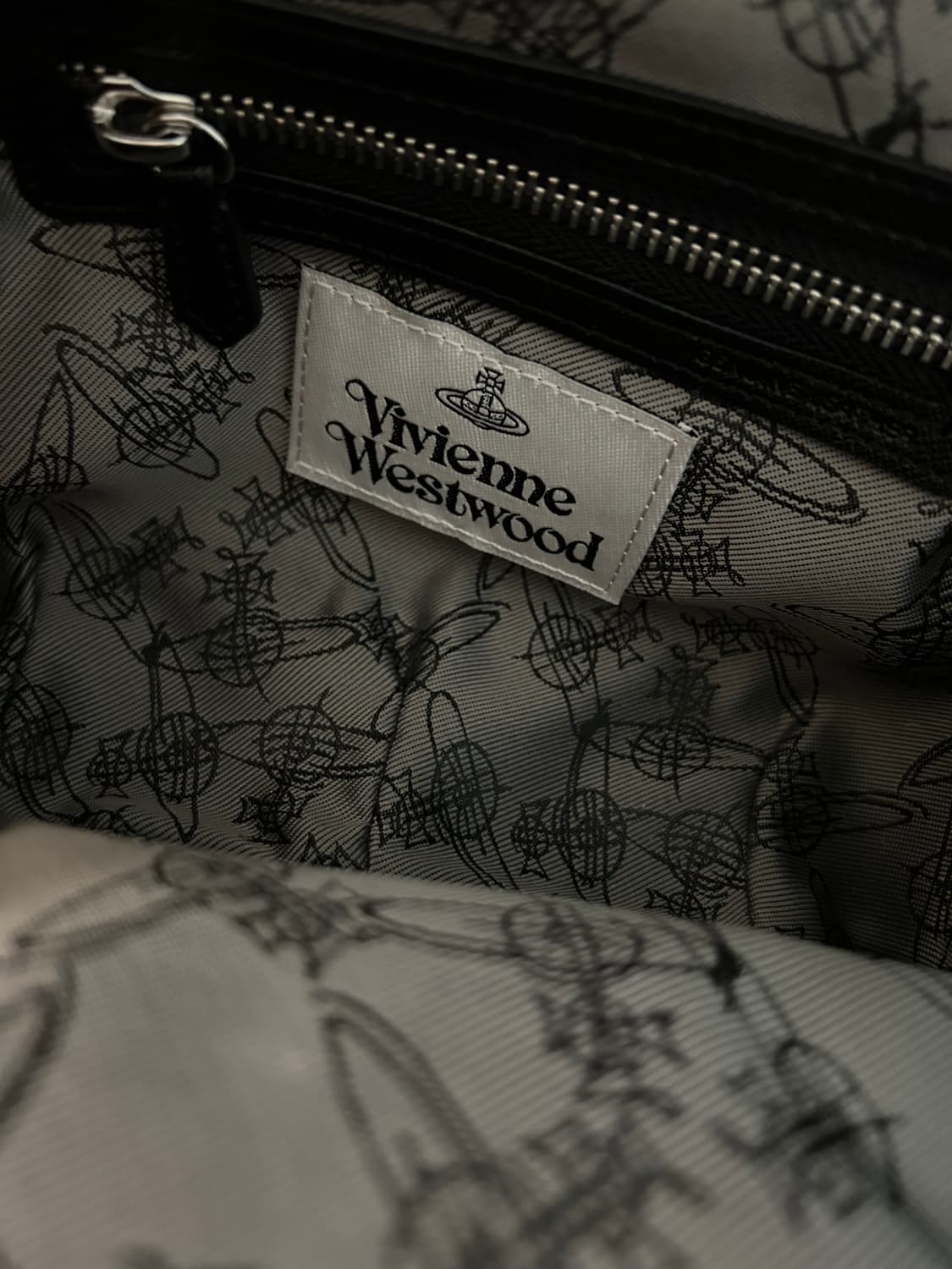 비비안 그래니 프레임 펄스 하트 오브 크로스백 (빨간하트) 팝니다. 상품이미지4