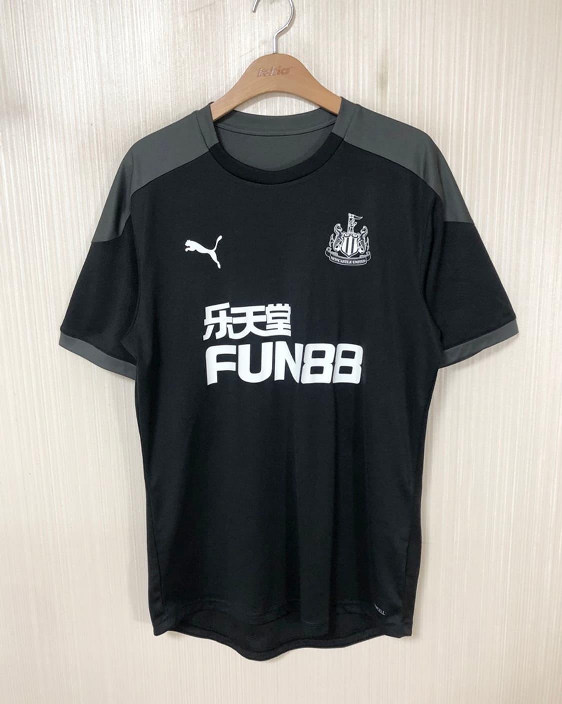 푸마 19-20 뉴캐슬 유나이티드 트레이닝유니폼/져지 L(해외) 상품이미지1