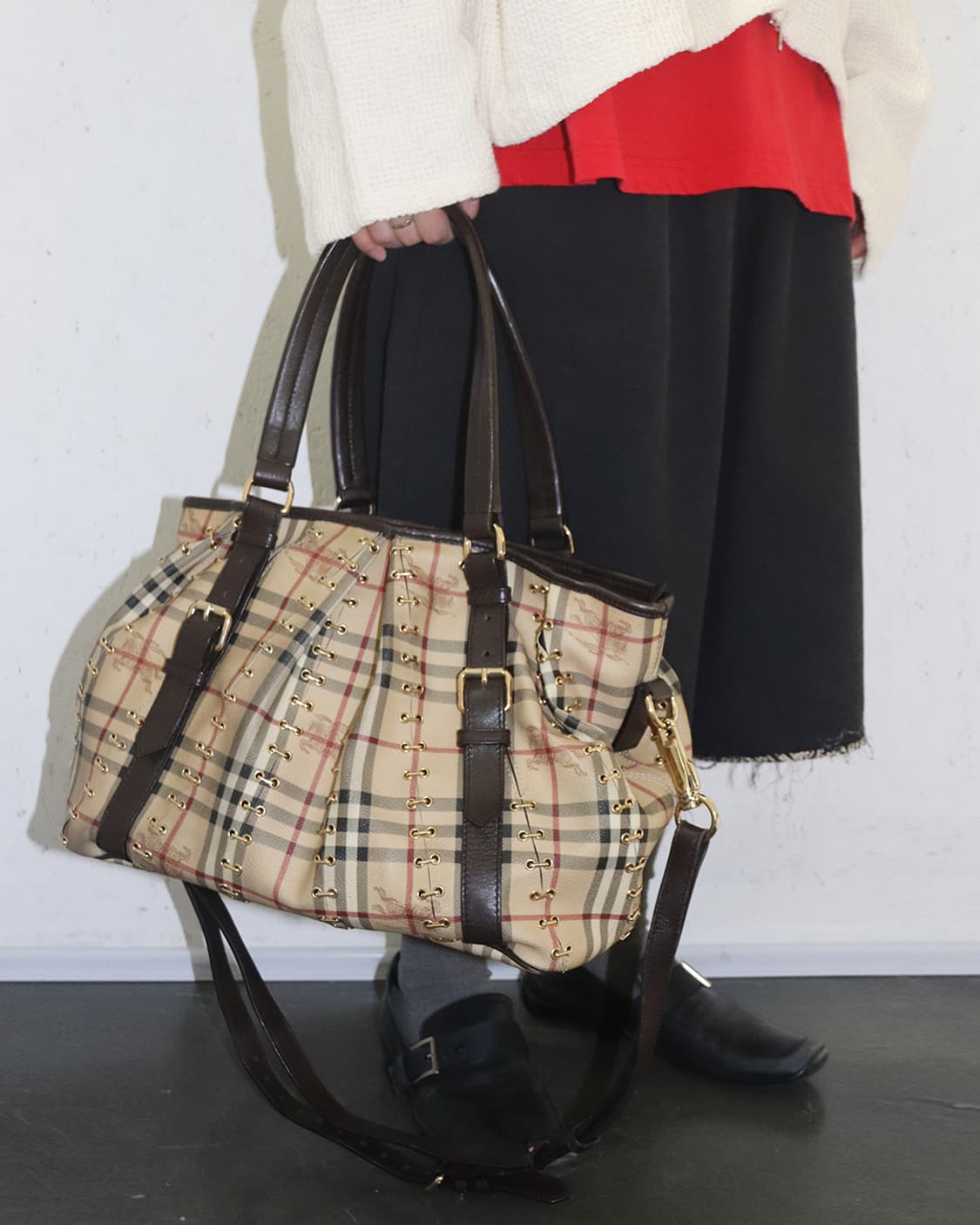 버버리 헤이마켓 체크 메탈 스티치 로리 백 상품이미지1