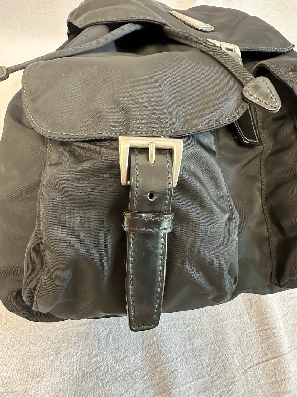 프라다 포코노 나일론 백팩 투포켓 버클 미디움 상품이미지3