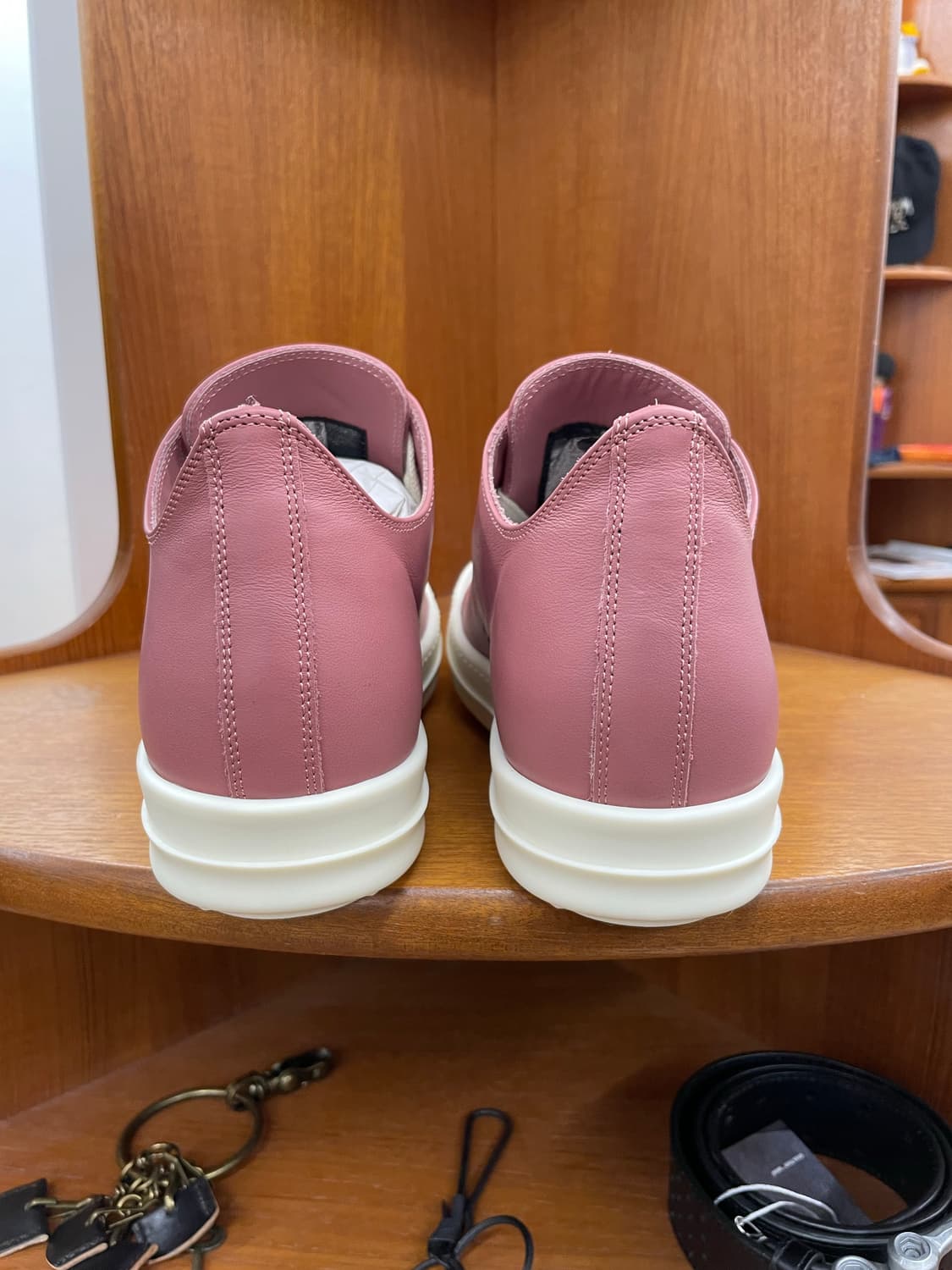 [240] 릭오웬스 핑크 라몬즈 로우 스니커즈 상품이미지3