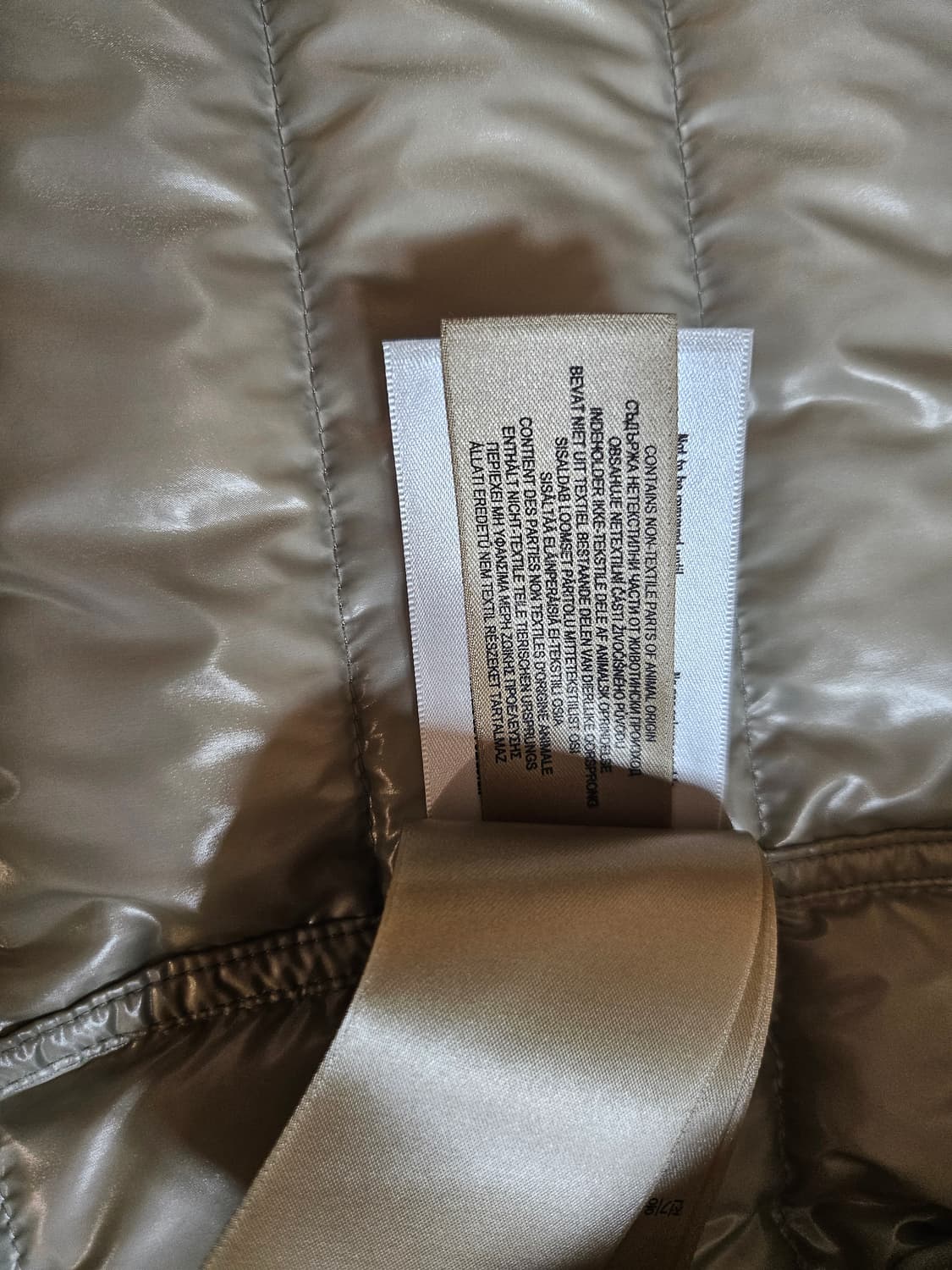 버버리 경량패딩  상품이미지8