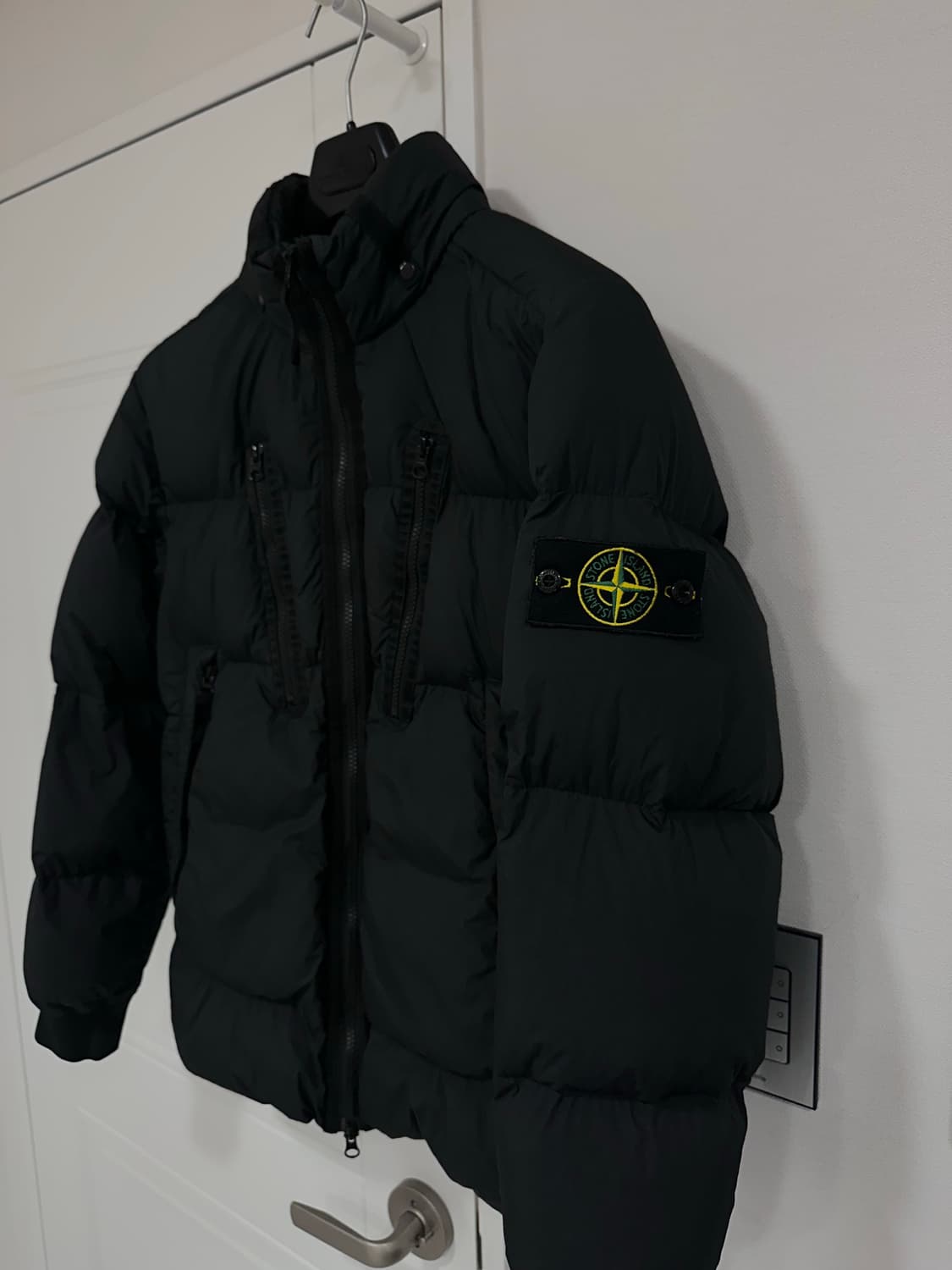 (s) 21fw 스톤아일랜드 크링클랩스 다운 패딩 블랙 상품이미지6