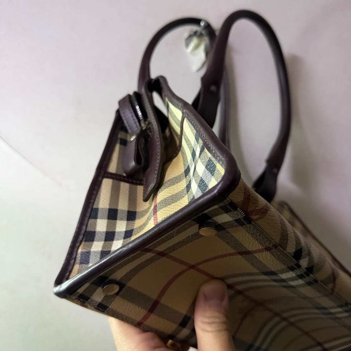 버버리 노바체크 여성 가죽배색 토트&숄더백 상품이미지3