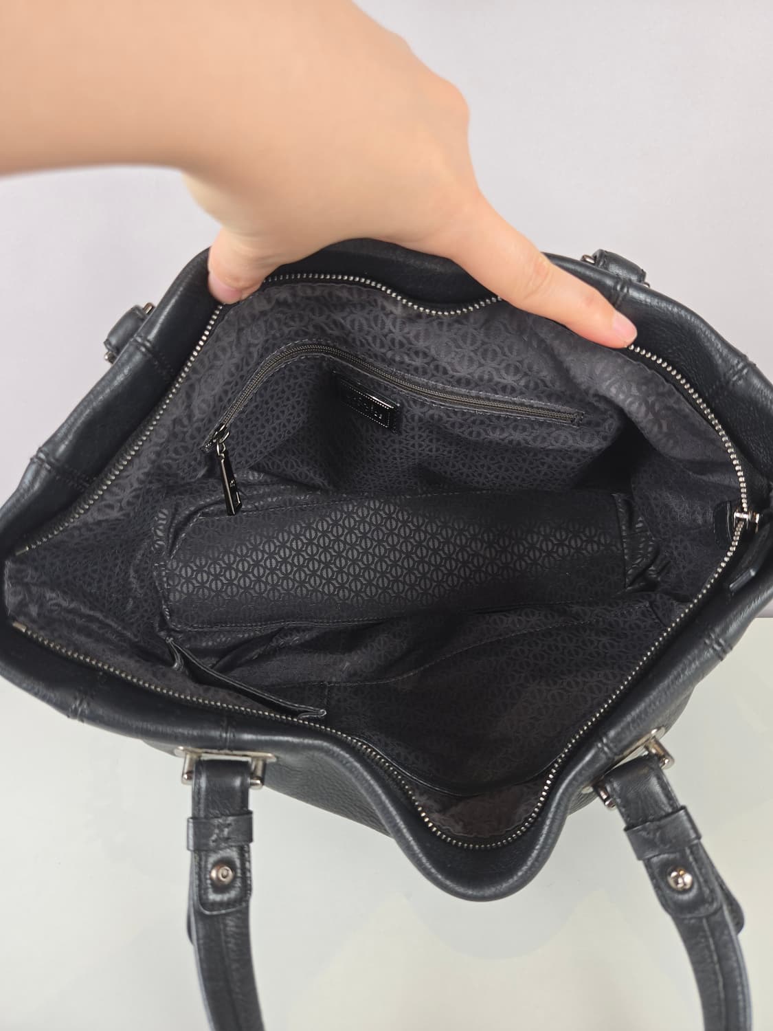 루이까또즈 가죽 체인 숄더백 토트백 블랙 상품이미지9