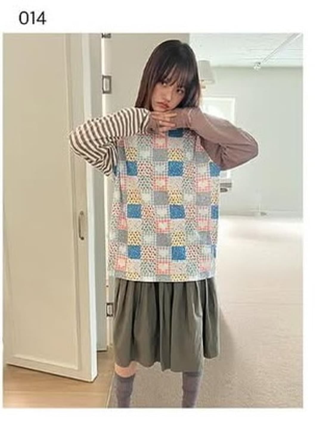 더뮤지엄비지터 PATCH PRINTED LONG SLEEVE (GREY) 상품이미지1