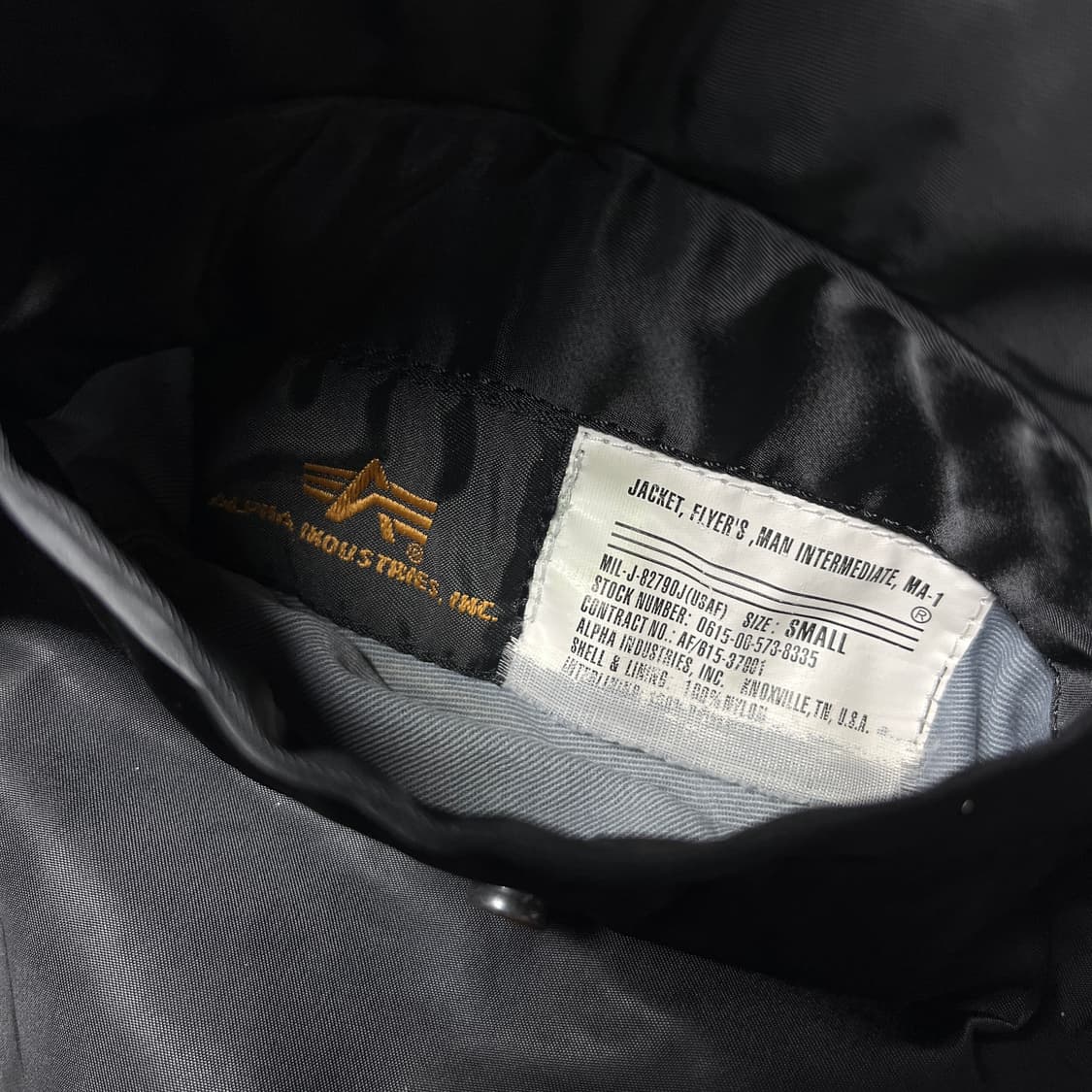 Alpha Industries MA-1 Flight Jacket 상품이미지5