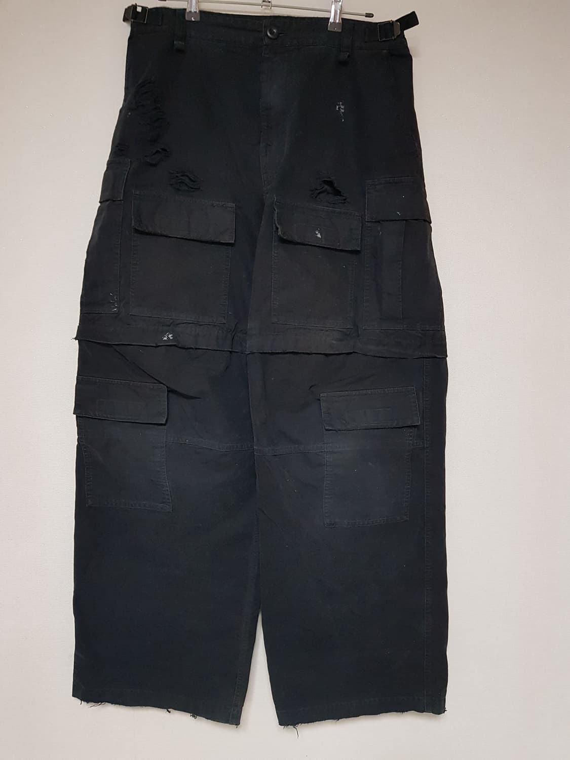 발렌시아가 디스트로이드 립스탑 라지 카고 팬츠 블랙 상품이미지2